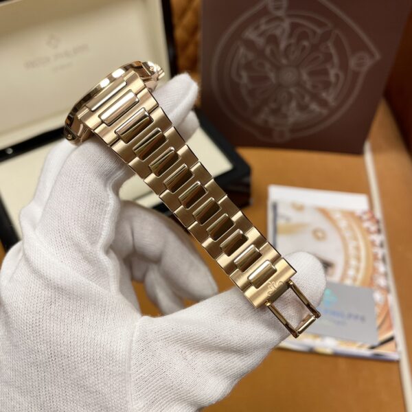 Patek Philippe Nautilus Ref. 7118/1R-001