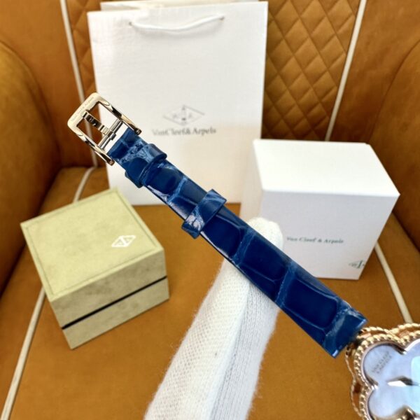 5 Van Cleef & Arpels Alhambra VCARO8SFOO (Mother-of-Pearl Dial)