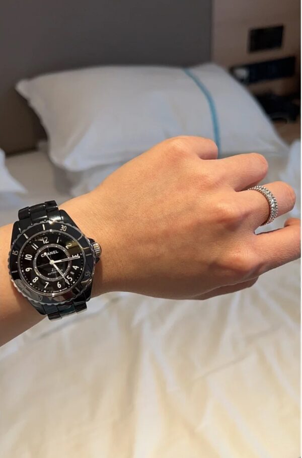 Chanel J12 Series H5697 (Ceramic & Stainless Steel, Black Dial)