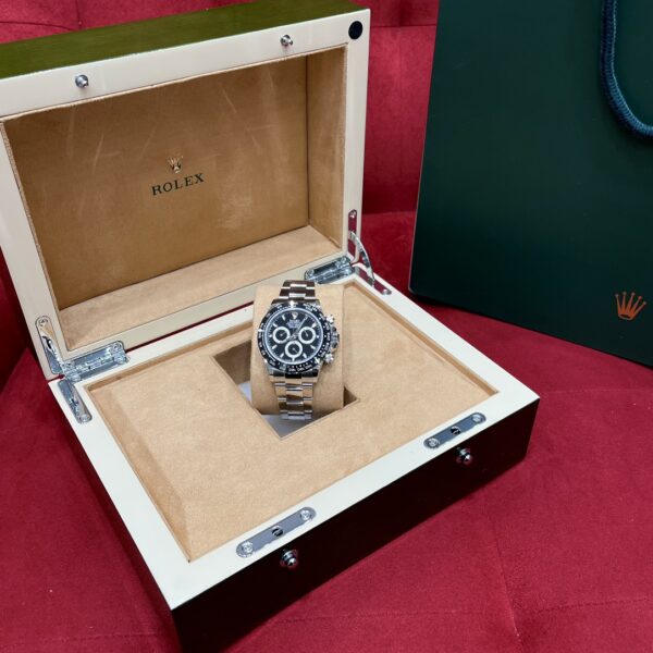 5 Rolex Cosmograph Daytona M116500LN-0002 (Black Dial & White Bezel)