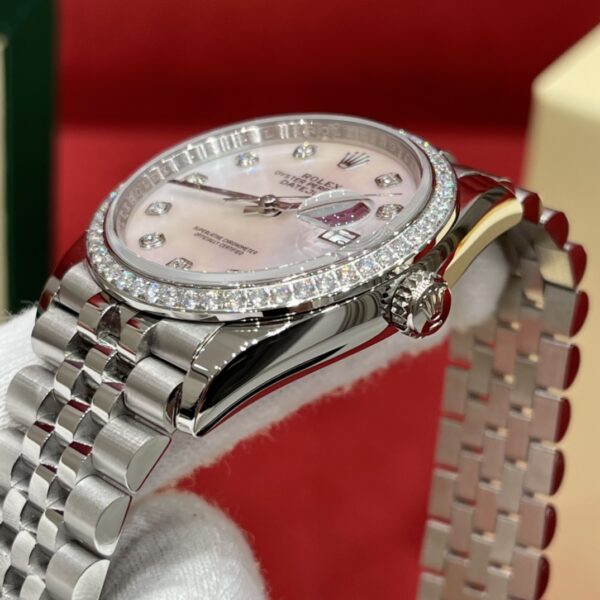 Rolex Datejust m126284rbr-0011 (White Mother-of-Pearl Diamond Bezel)
