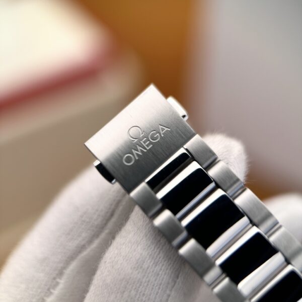 Omega Seamaster 150 220.10.34.20.02.002 (White Dial, Stainless Steel)