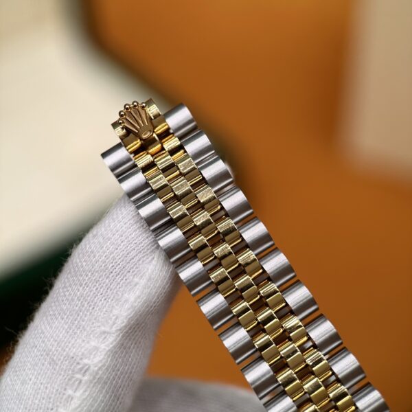 5 Rolex Datejust M278343RBR-0030 (Diamond Dial, Diamond Bezel, 31mm)