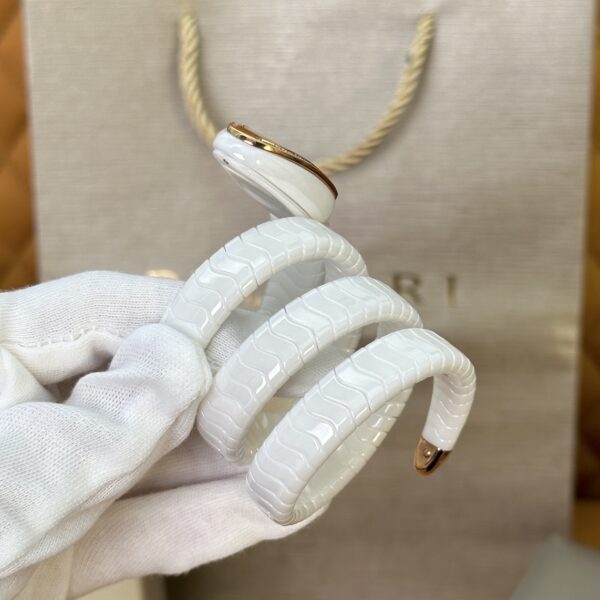 5 BVLGARI Serpenti 33HF00 (White Dial, 18K Rose Gold & Ceramic)
