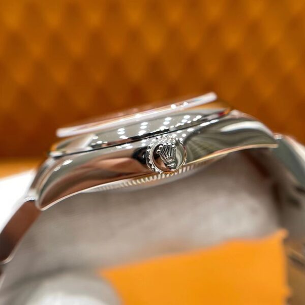 Rolex Oyster Perpetual 36 Ref. M126000-0008