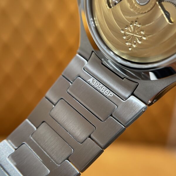Patek Philippe Nautilus Ref. 7118/1A-010