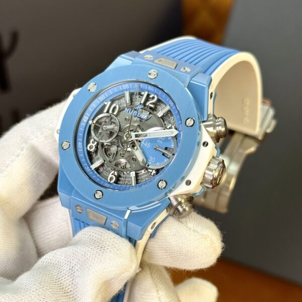 6 Hublot Big Bang Unico Sky Blue Ceramic Ref. 441.EX.5120.RX (Sky Blue Ceramic)