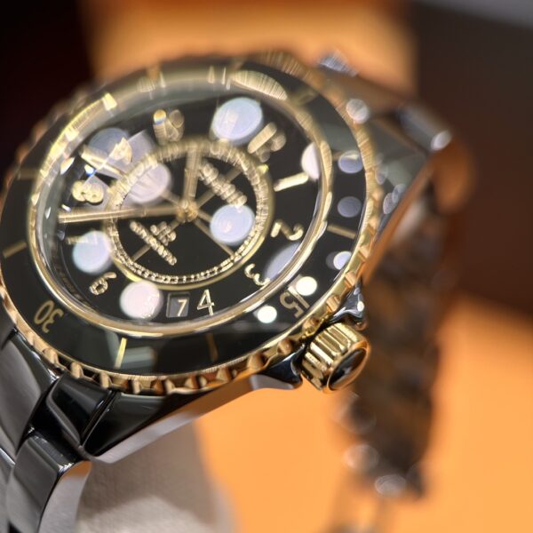 Chanel J12 Series H9541 (Ceramic & 18K Yellow Gold, Black Dial)