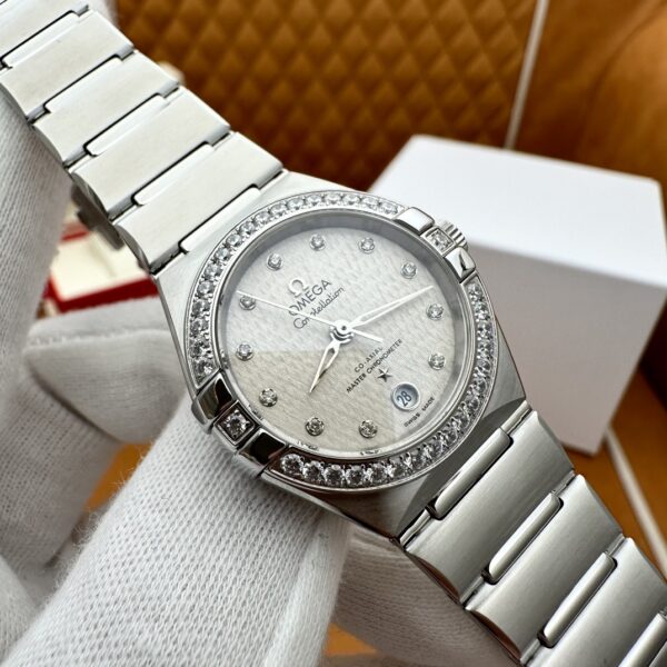 Omega Constellation 131.15.29.20.52.001 (Silver Silk Dial, Stainless Steel)