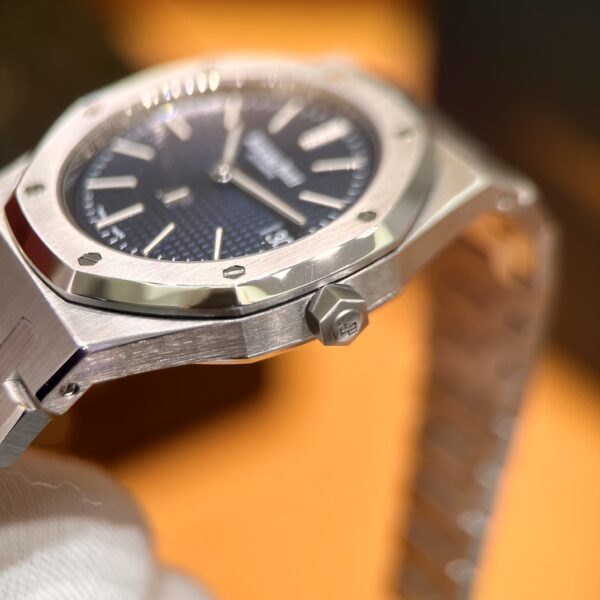 Audemars Piguet Royal Oak "Jumbo" Extra-Thin Ref. 15202ST.OO.1240ST.01