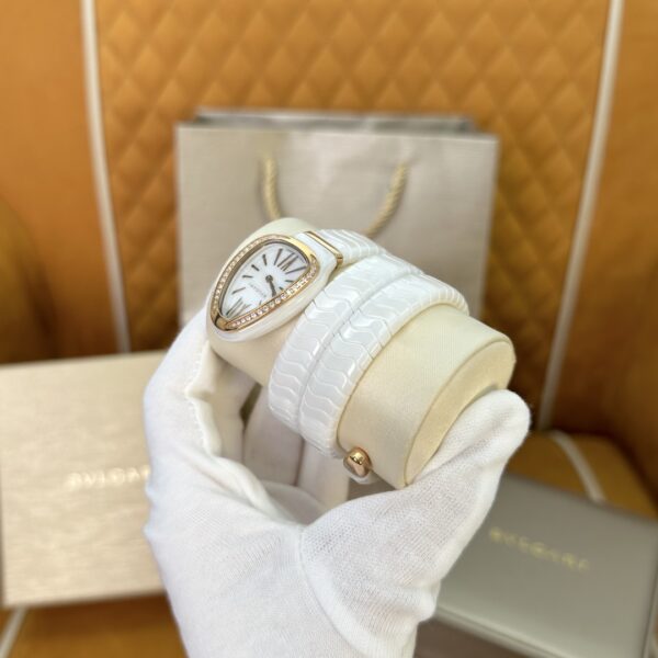 6 BVLGARI Serpenti 33HF00 (White Dial, 18K Rose Gold & Ceramic)