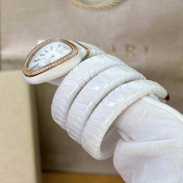 6 BVLGARI Serpenti 33HF00 (White Dial, 18K Rose Gold & Ceramic)