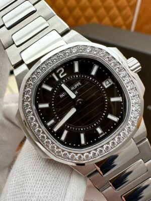 Patek Philippe Nautilus Ref. 7010/1G-010