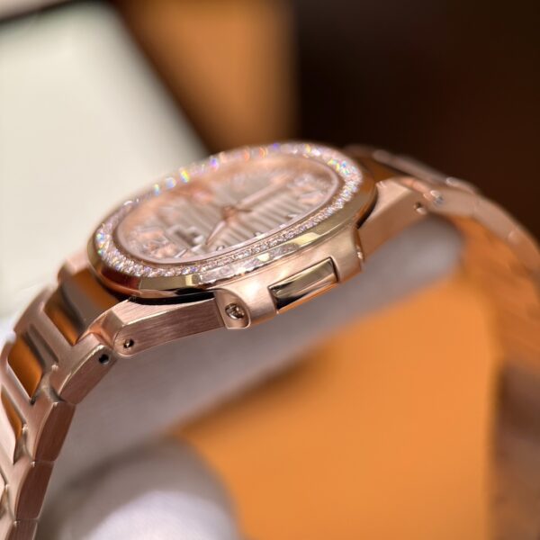 Patek Philippe Nautilus Ref. 7010/1R-011