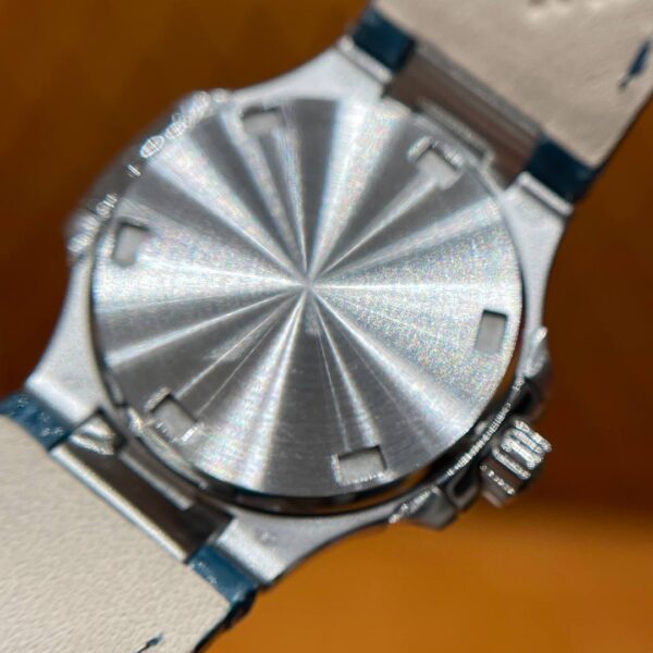 7 Patek Philippe Nautilus Ref. 7010G-011