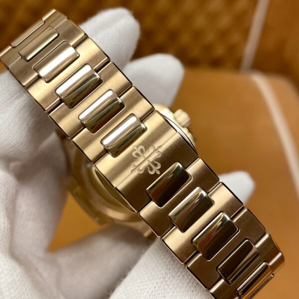 Patek Philippe Nautilus Ref. 7118/1R-010