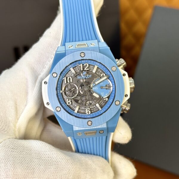 7 Hublot Big Bang Unico Sky Blue Ceramic Ref. 441.EX.5120.RX (Sky Blue Ceramic)