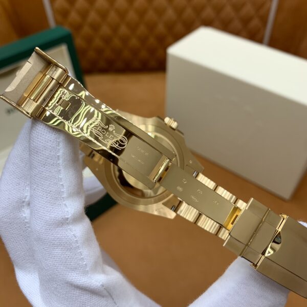 Rolex Submariner M126618LB-0002 (Gold case with blue dial and bezel)