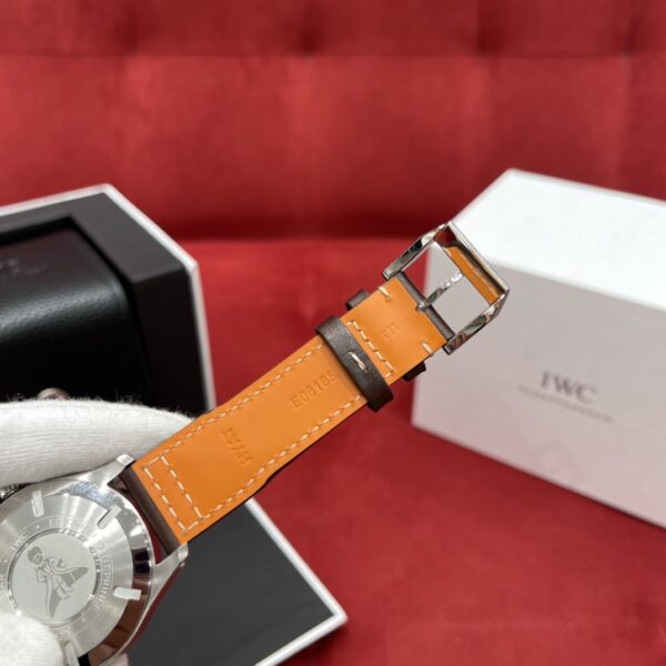 7 IWC Pilot's Watch Mark XVIII Ref. IW327004 (Blue Dial)