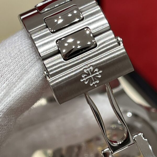 7 Patek Philippe Nautilus Ref. 5711/1A-018 (Tiffany Blue Dial)