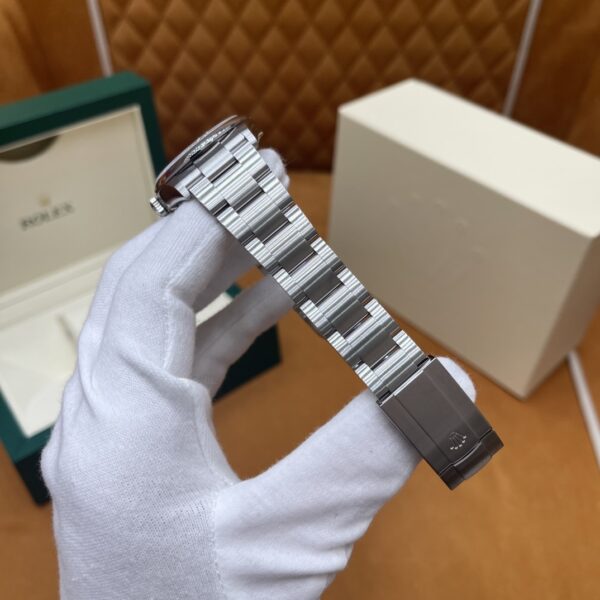 Rolex Oyster Perpetual 36 Ref. M126000-0008