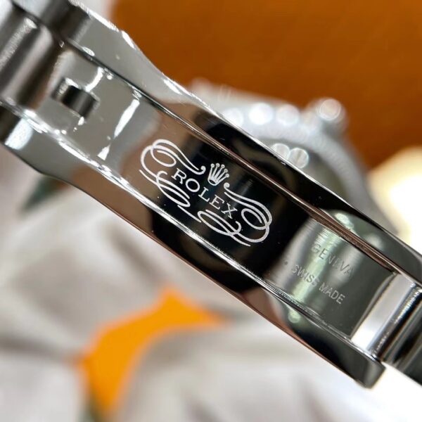 Rolex Oyster Perpetual 36 Ref. M126000-0008