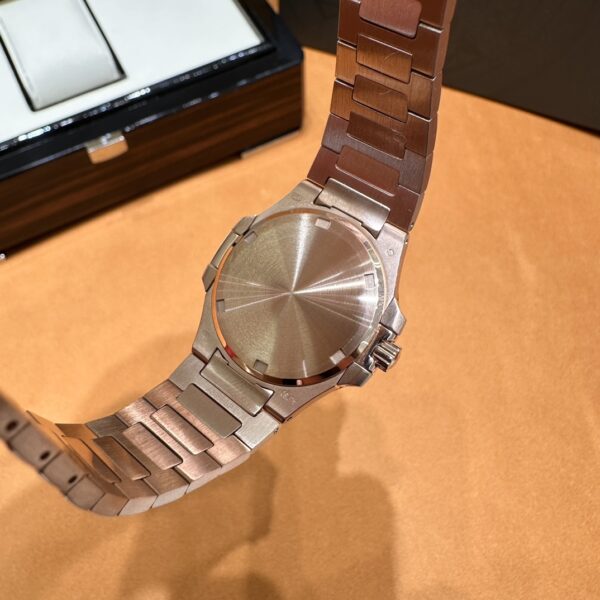 Patek Philippe Nautilus Ref. 7010/1R-011