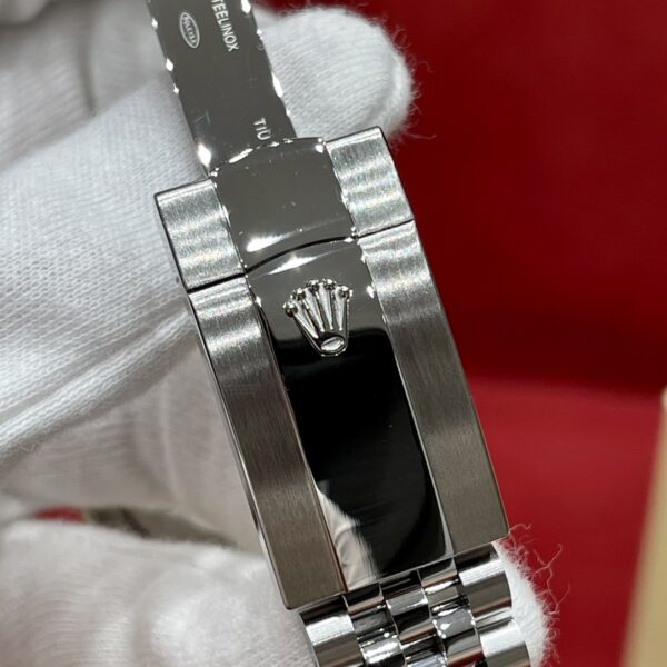 Rolex Datejust m126234-0027 (Glossy Black Diamond Dial)