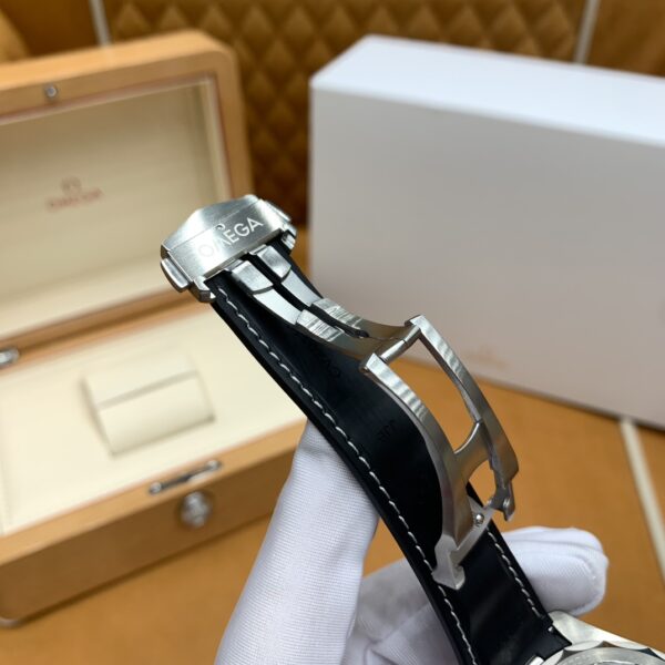 Omega Seamaster Aqua Terra Worldtimer 220.92.43.22.99.001 (Titanium Black, 43mm)