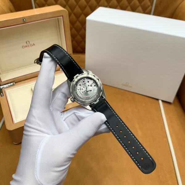 Omega Seamaster Aqua Terra Worldtimer 220.92.43.22.99.001 (Titanium Black, 43mm)