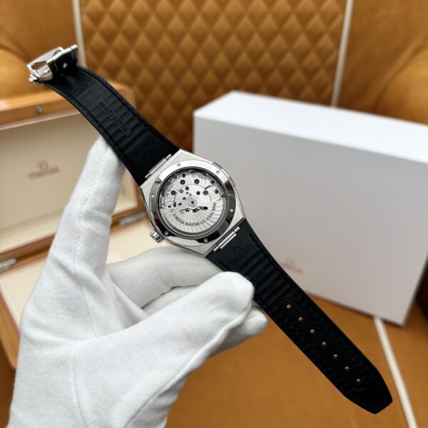 8 Omega Constellation 131.33.41.21.01.001 (Black Polished Ceramic Bezel, Stainless Steel, Hybrid Strap)