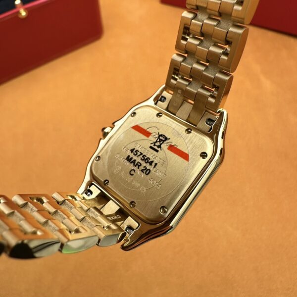 Cartier Leopard Series WGPN0009 (Medium Size, 18K Gold)
