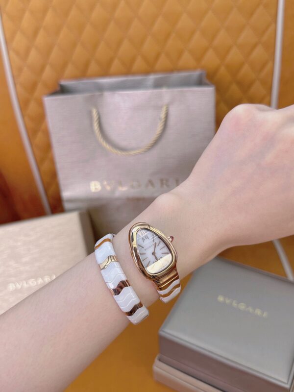 8 BVLGARI Serpenti 27HF00 (White Dial, Rose Gold & Ceramic 35mm)
