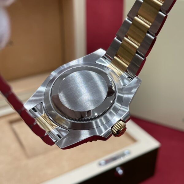 9 Rolex Submariner Date Ref. 116613LN