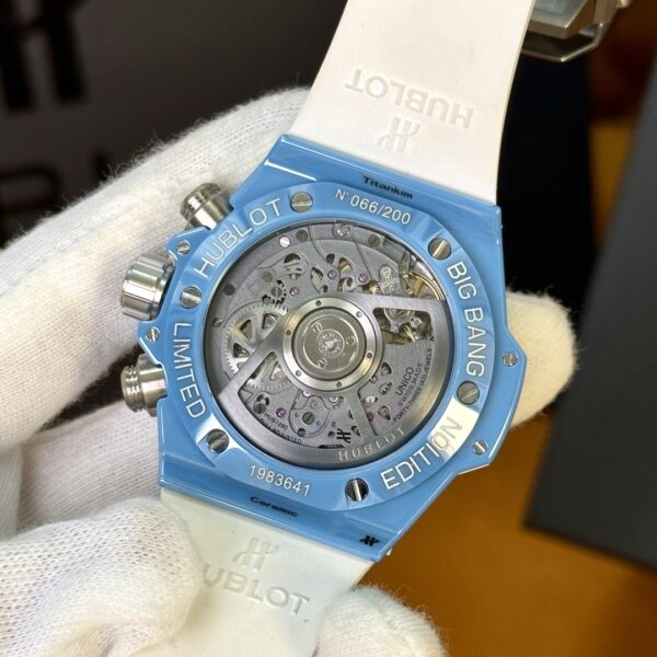 9 Hublot Big Bang Unico Sky Blue Ceramic Ref. 441.EX.5120.RX (Sky Blue Ceramic)