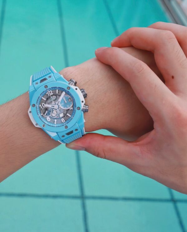 9 Hublot Big Bang Unico Sky Blue Ceramic Ref. 441.EX.5120.RX (Sky Blue Ceramic)