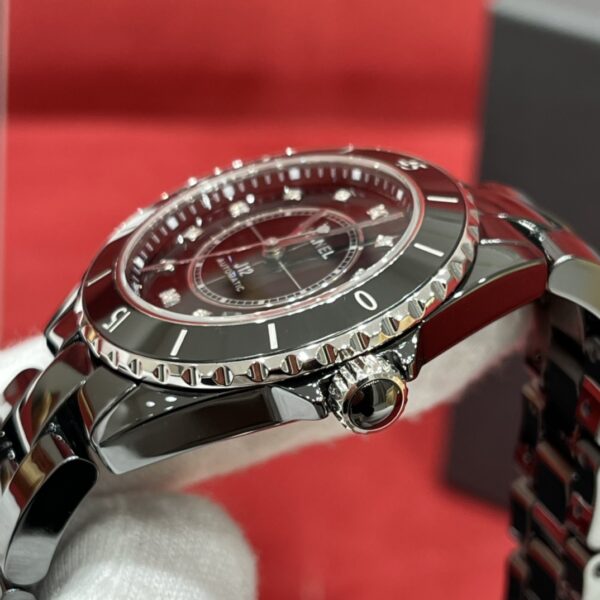 Chanel J12 Series H5702 (Ceramic & Stainless Steel, Black Dial)