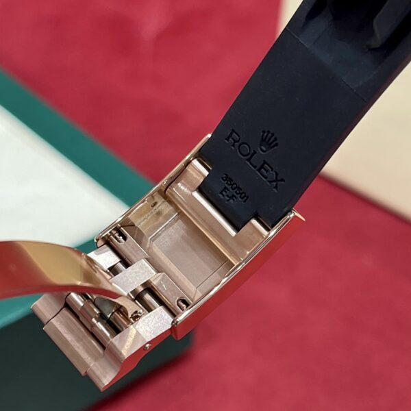 Rolex Cosmograph Daytona M116515LN-0059 (Rose Gold, Sunburst Gold and Black Dial)