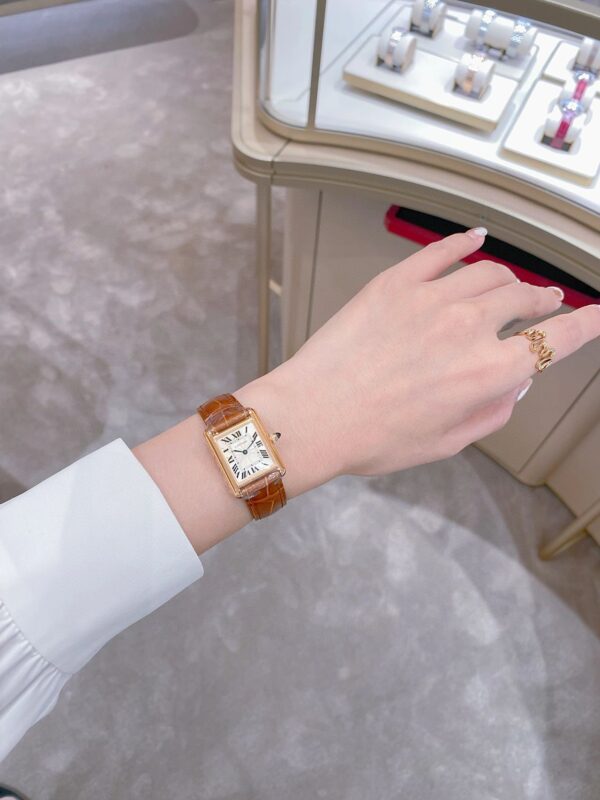 Cartier Tank Series W1529856 (Small Size, 18K Gold, Pearl Silver Dial, Brown Crocodile Leather Strap)